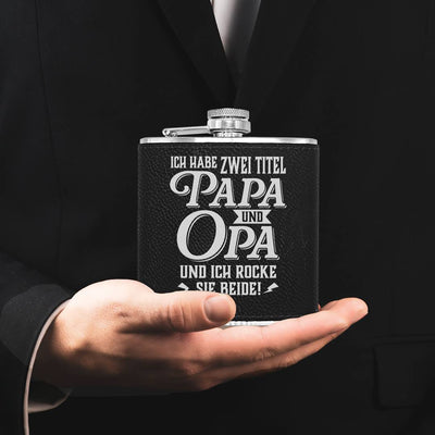 Flachmann Geschenkset - Ich habe zwei Titel: Papa und Opa und ich rocke sie beide!