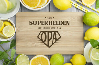Bild: Frühstücksbrettchen - Einen Superhelden ohne Umhang nennt man Opa Geschenkidee