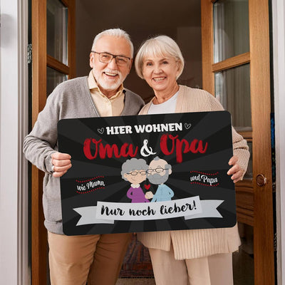 Fußmatte - Hier wohnen Oma & Opa, wie Mama und Papa, nur viel lieber! (rot)