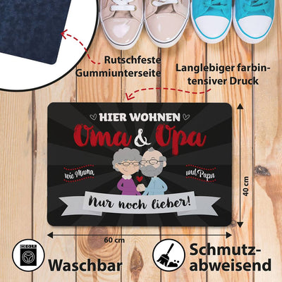Fußmatte - Hier wohnen Oma & Opa, wie Mama und Papa, nur viel lieber! (rot)