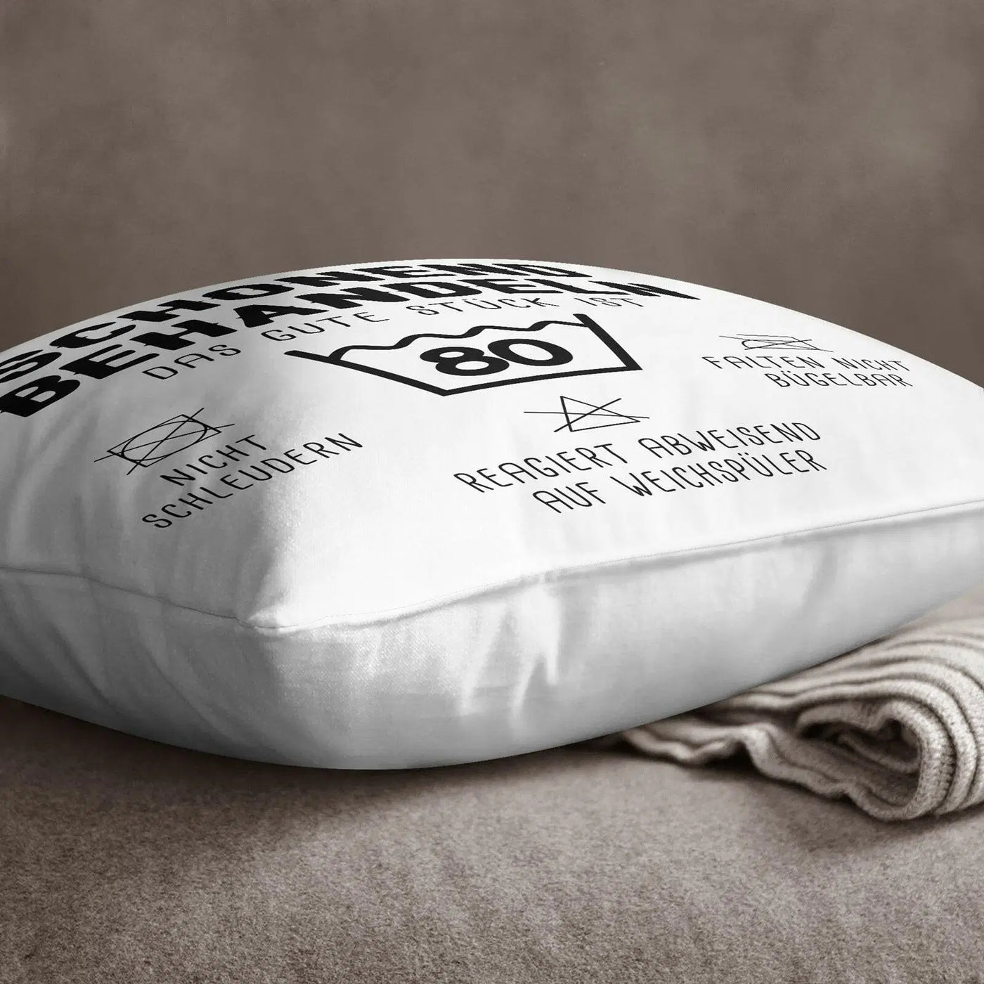 Bild: Kissen - Schonend behandeln Das gute Stück ist - Zahl - (runder Geburtstag) Geschenkidee