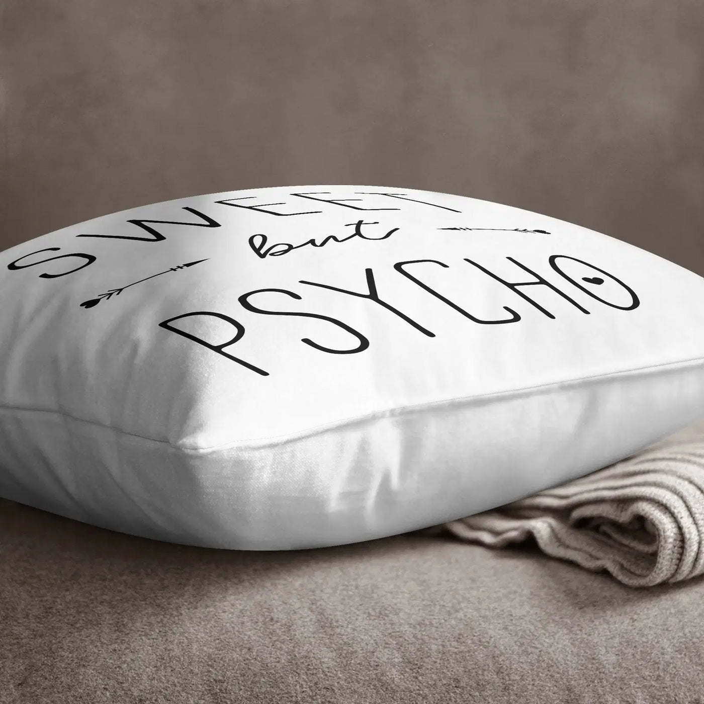 Bild: Kissen - Sweet but Psycho Geschenkidee