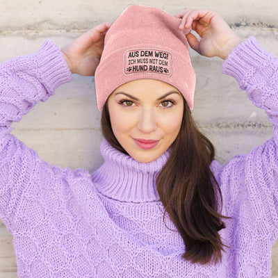 Beanie Mütze - Aus dem Weg! Ich muss mit dem Hund raus