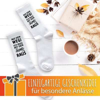Socken - Aus dem Weg! Ich muss mit dem Hund raus
