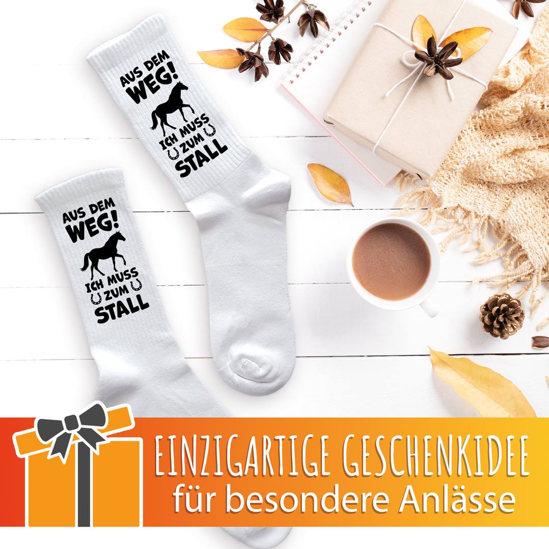 Socken - Aus dem Weg! Ich muss zum Stall