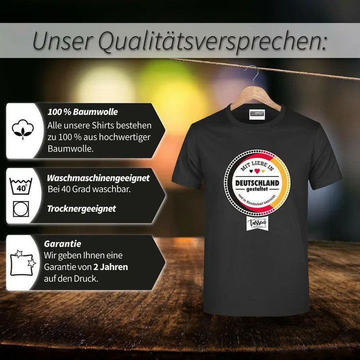 unterschätze niemals einen alten mann mit einem mountainbike Herren T-Shirt mit Spruch - Unterschätze niemals einen alten Mann mit einem  E-Bike