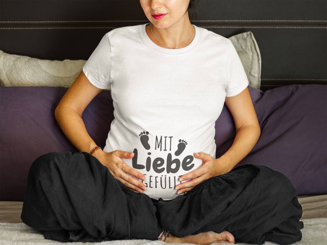 T-Shirt - Mit Liebe gefüllt (Schwangerschaft)