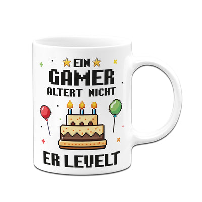 Tasse - Ein Gamer altert nicht er levelt (Pixel Style)