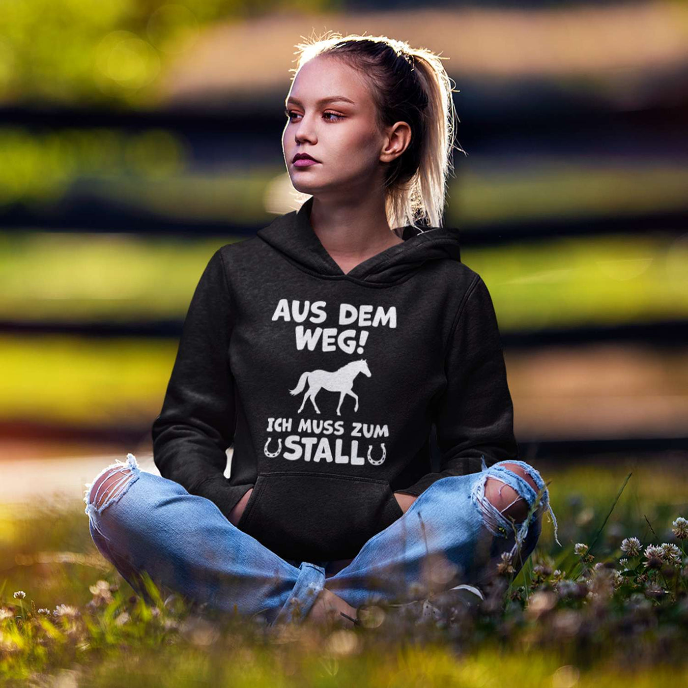 Hoodie - Aus dem Weg! Ich muss zum Stall