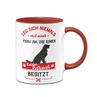 Bild: Tasse - Leg dich niemals mit einer Frau an, die einen Golden Retriever besitzt Geschenkidee