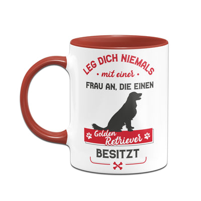 Bild: Tasse - Leg dich niemals mit einer Frau an, die einen Golden Retriever besitzt Geschenkidee