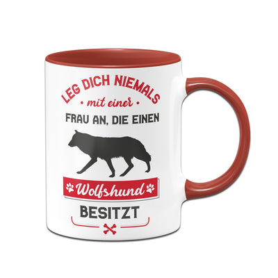 Bild: Tasse - Leg dich niemals mit einer Frau an, die einen Wolfshund besitzt Geschenkidee