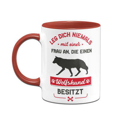 Bild: Tasse - Leg dich niemals mit einer Frau an, die einen Wolfshund besitzt Geschenkidee