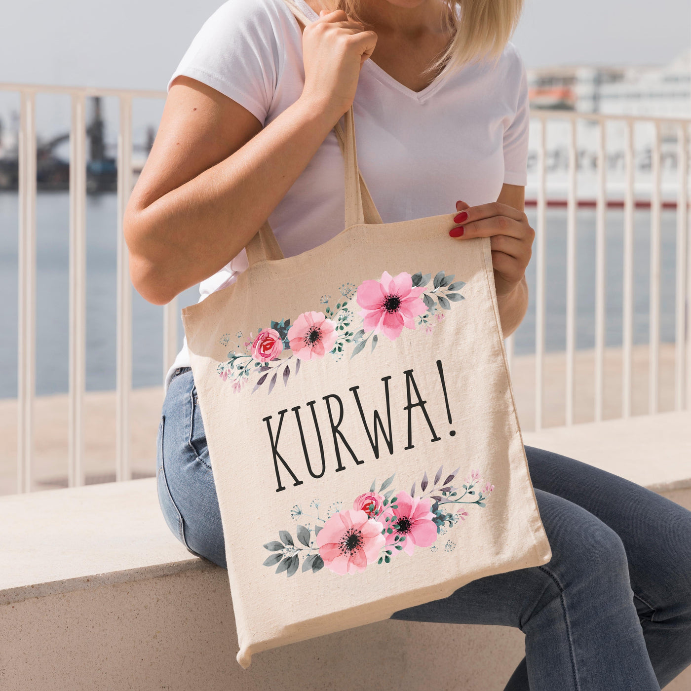 Bild: Baumwolltasche - Kurwa - blumig Geschenkidee