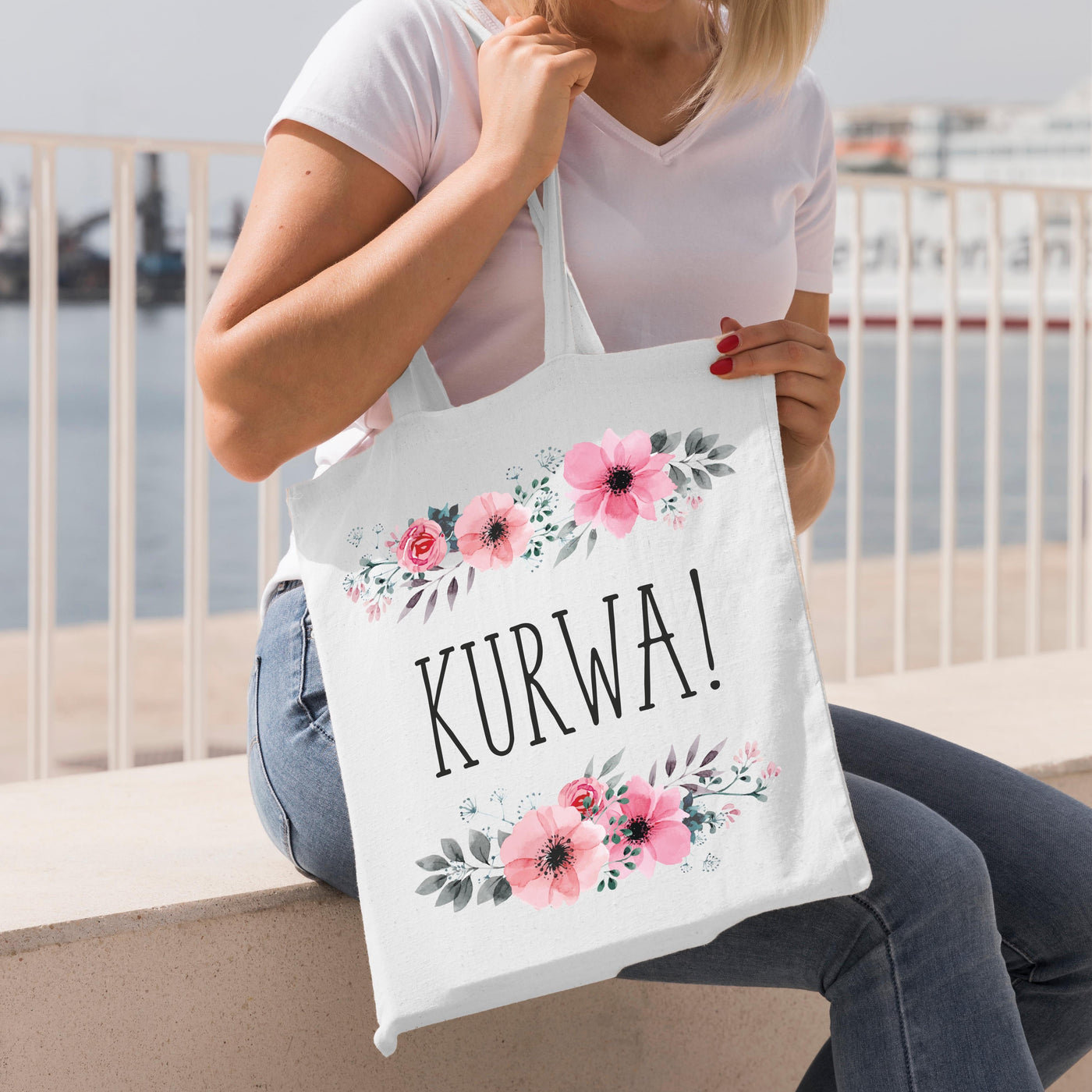 Bild: Baumwolltasche - Kurwa - blumig Geschenkidee