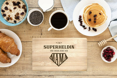Bild: Frühstücksbrettchen - Eine Superheldin ohne Umhang nennt man Mama Geschenkidee