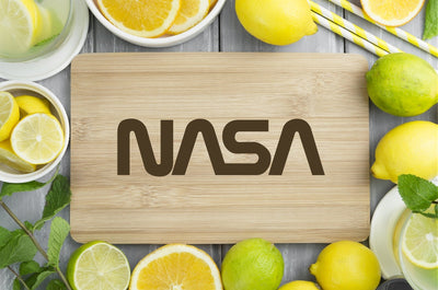 Bild: Frühstücksbrettchen - NASA Worm Logo Geschenkidee