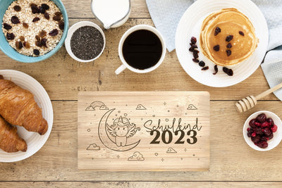 Bild: Frühstücksbrettchen - Schulkind 2023 (Einhorn) Geschenkidee