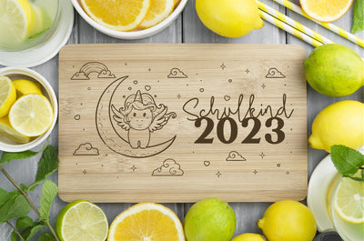 Bild: Frühstücksbrettchen - Schulkind 2023 (Einhorn) Geschenkidee