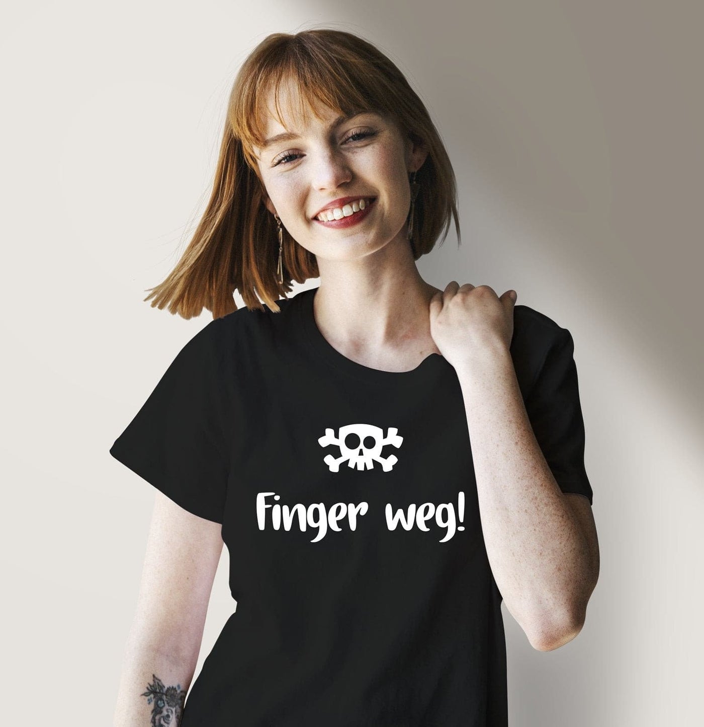 Bild: T-Shirt Damen - Finger weg! Totenkopf Geschenkidee