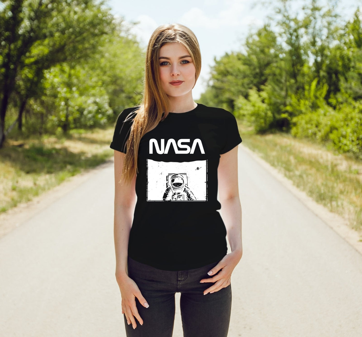 Bild: T-Shirt Damen - NASA Astronaut (Black&White) Geschenkidee