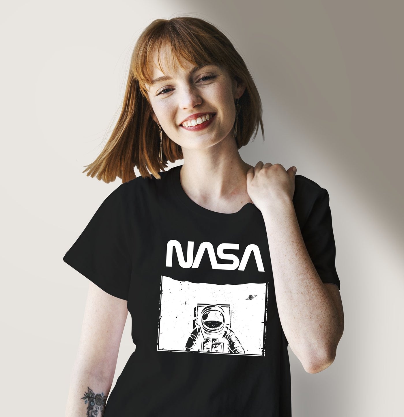 Bild: T-Shirt Damen - NASA Astronaut (Black&White) Geschenkidee