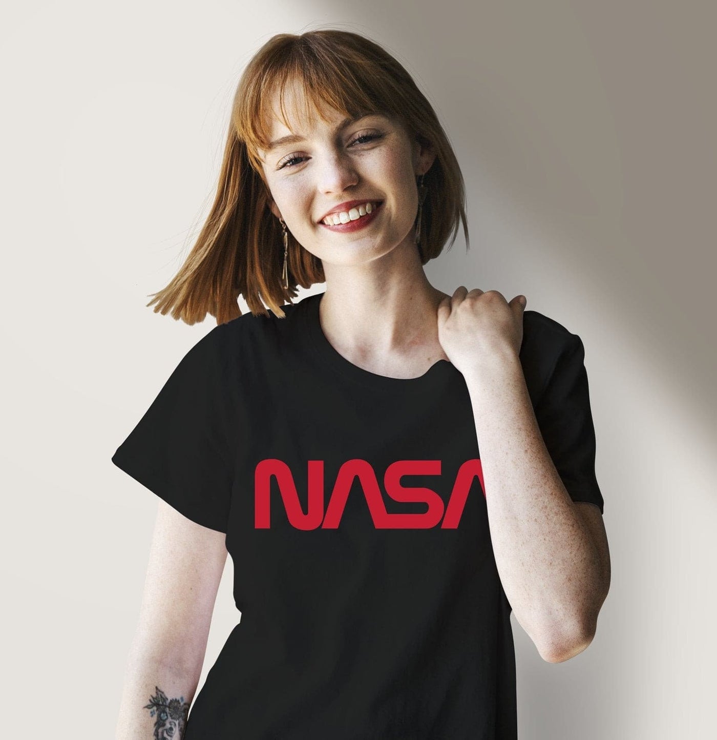 Bild: T-Shirt Damen - NASA Worm Logo Geschenkidee