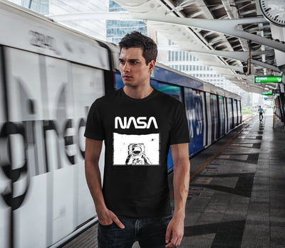 Bild: T-Shirt Herren - NASA Astronaut (Black&White) Geschenkidee