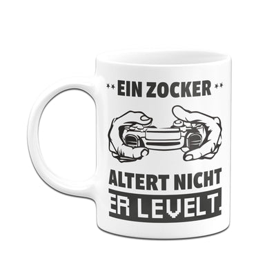 Bild: Tasse - Ein Zocker altert nicht er levelt. - V2 Geschenkidee