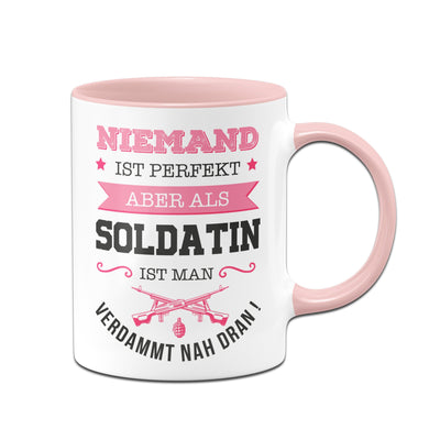 Bild: Tasse - Niemand ist perfekt aber als Soldatin ist man verdammt nah dran! Geschenkidee